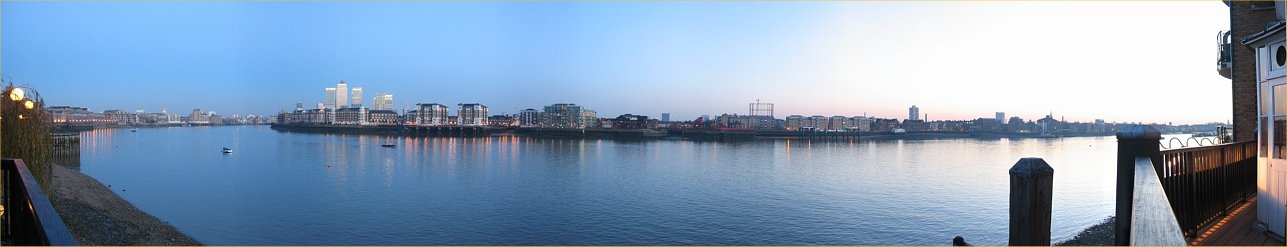 Panoramic of the Thames from Wapping